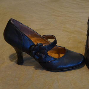 Sofft Women's size 12 comfort shoes EUC Black